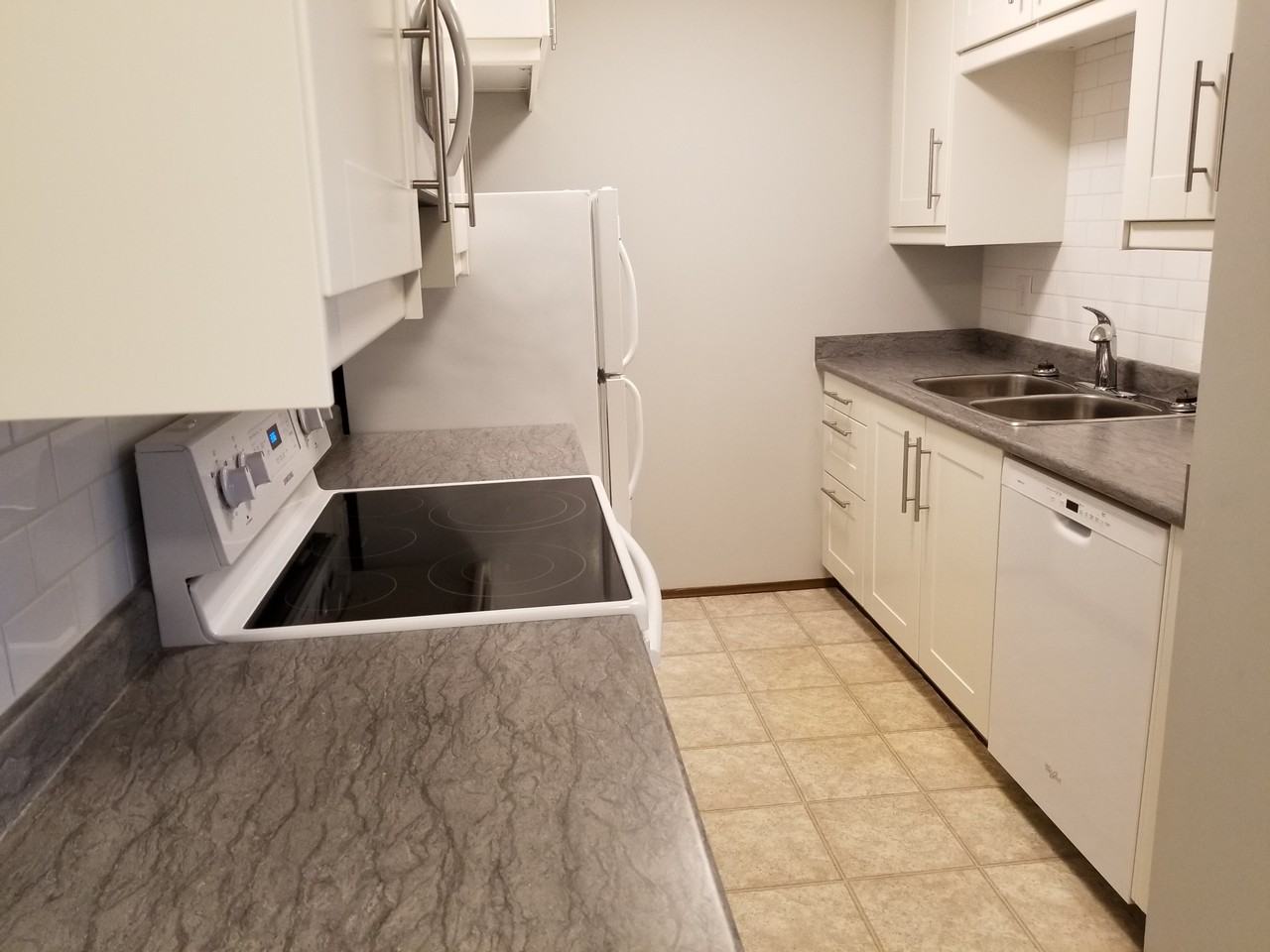 802D Kingsmere Blvd - Photo 4 of 8