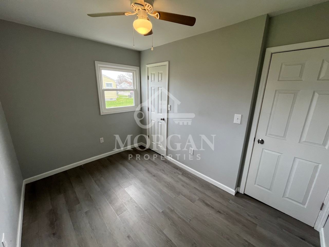 703 E 28th St - Photo 5 of 6