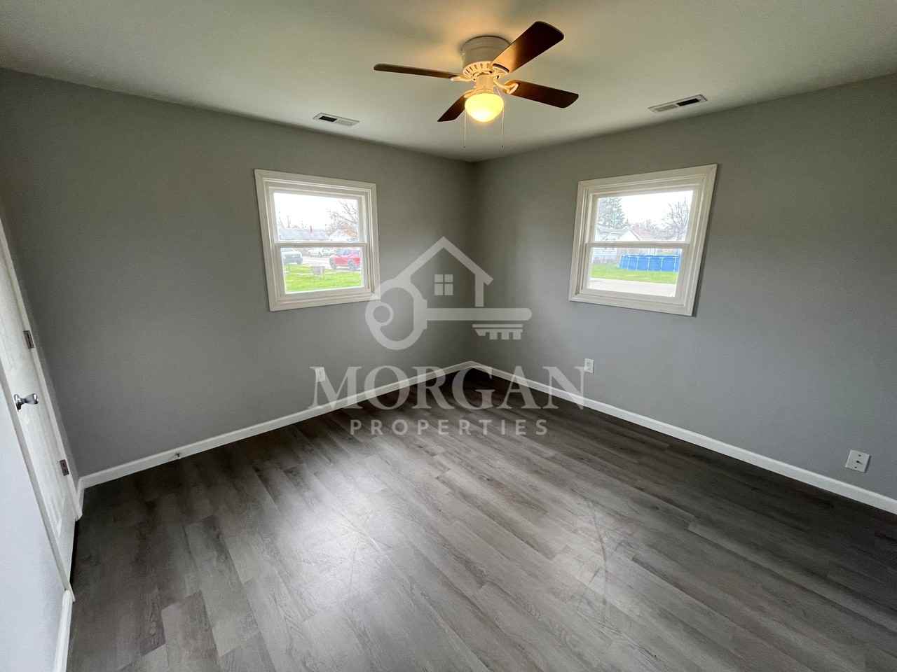 703 E 28th St - Photo 6 of 6