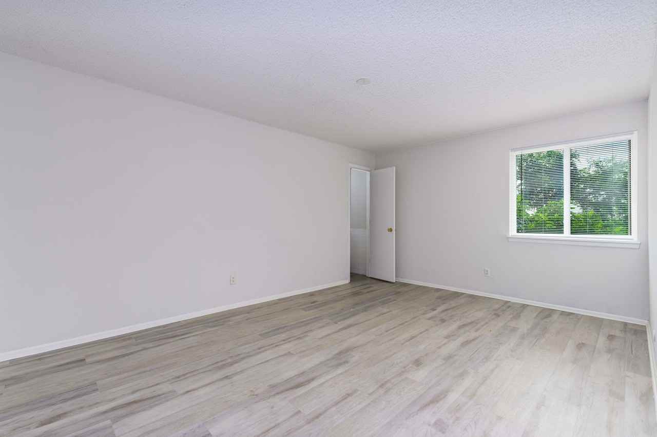 Riverside Heights Apartments - Photo 5 of 18