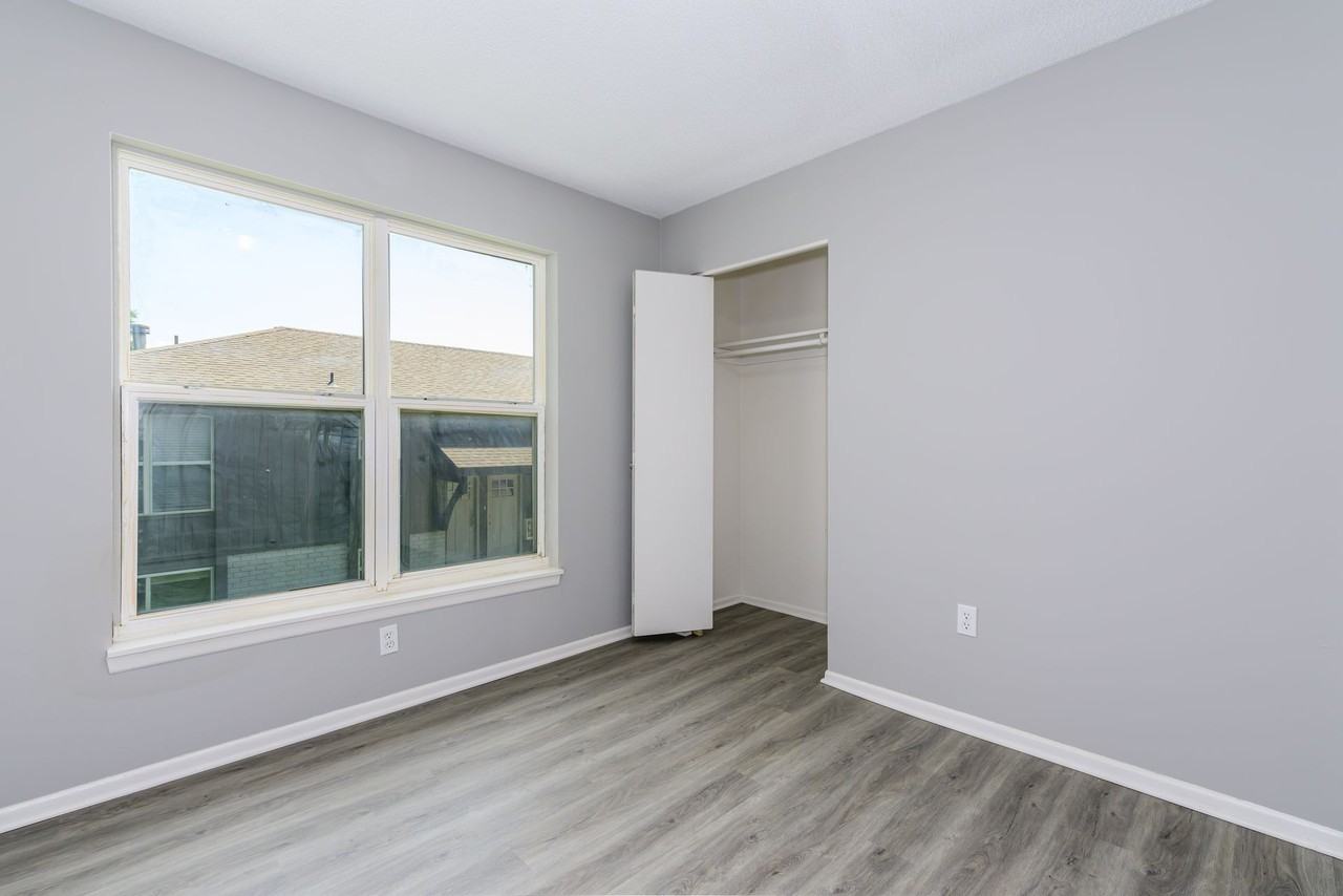 Parkville Place Apartments - Photo 3 of 19