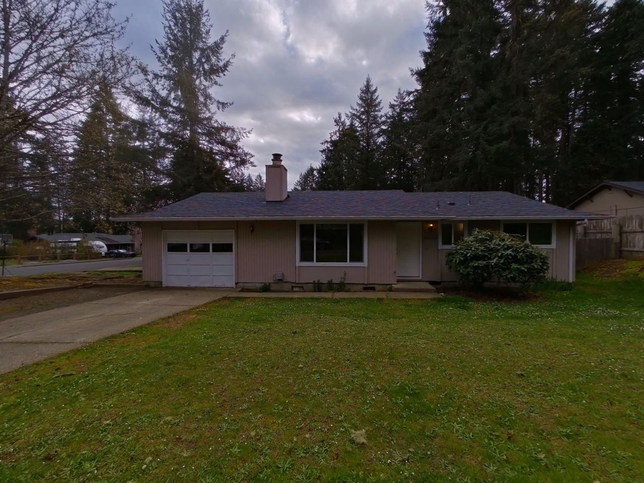 24798 Parkside Drive/88029 9th Street Apartments - Veneta OR | Zumper