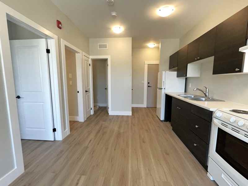 61 Thompsons Rd W - Photo 3 of 14