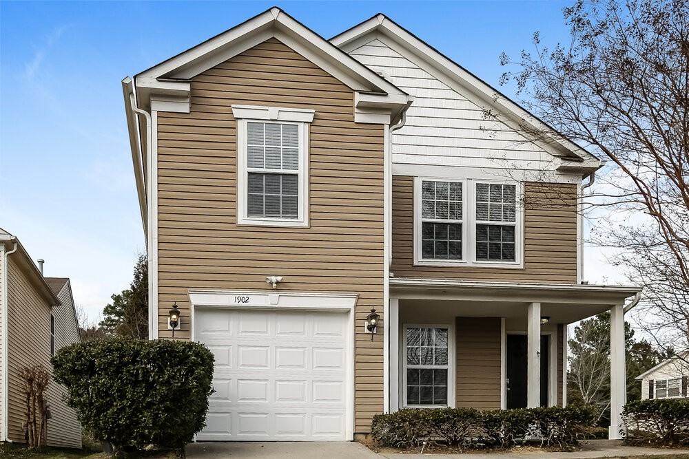 1902 Mallard Woods Pl - Photo 4 of 17