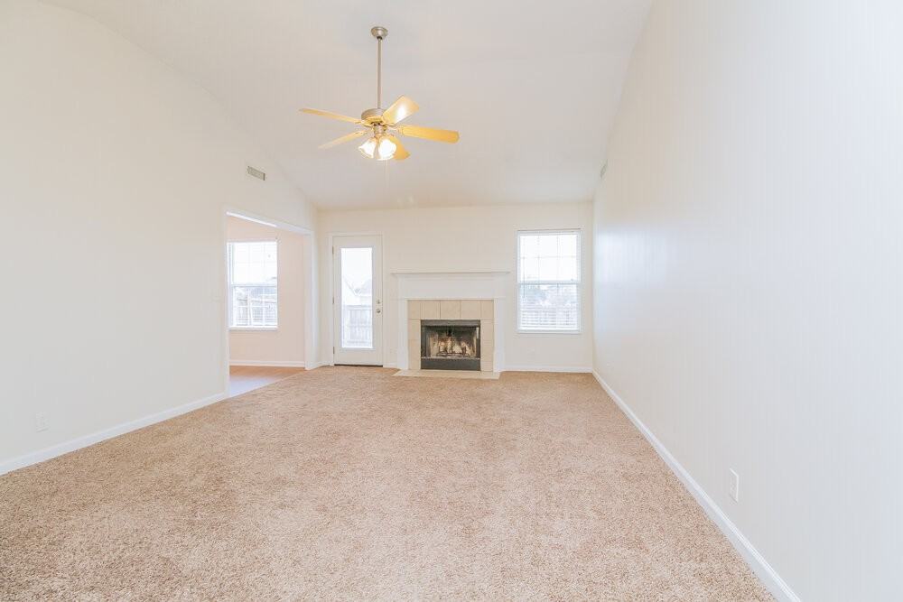 1227 Matterhorn Run - Photo 2 of 18