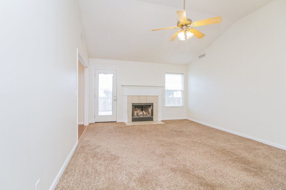 1227 Matterhorn Run - Photo 3 of 18