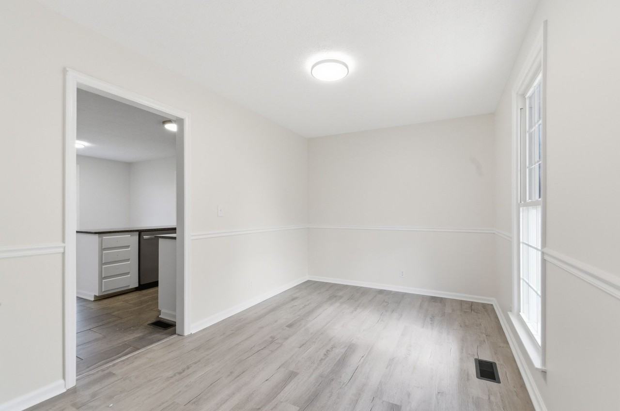 212 Old Columbia Rd #212 - Photo 7 of 15