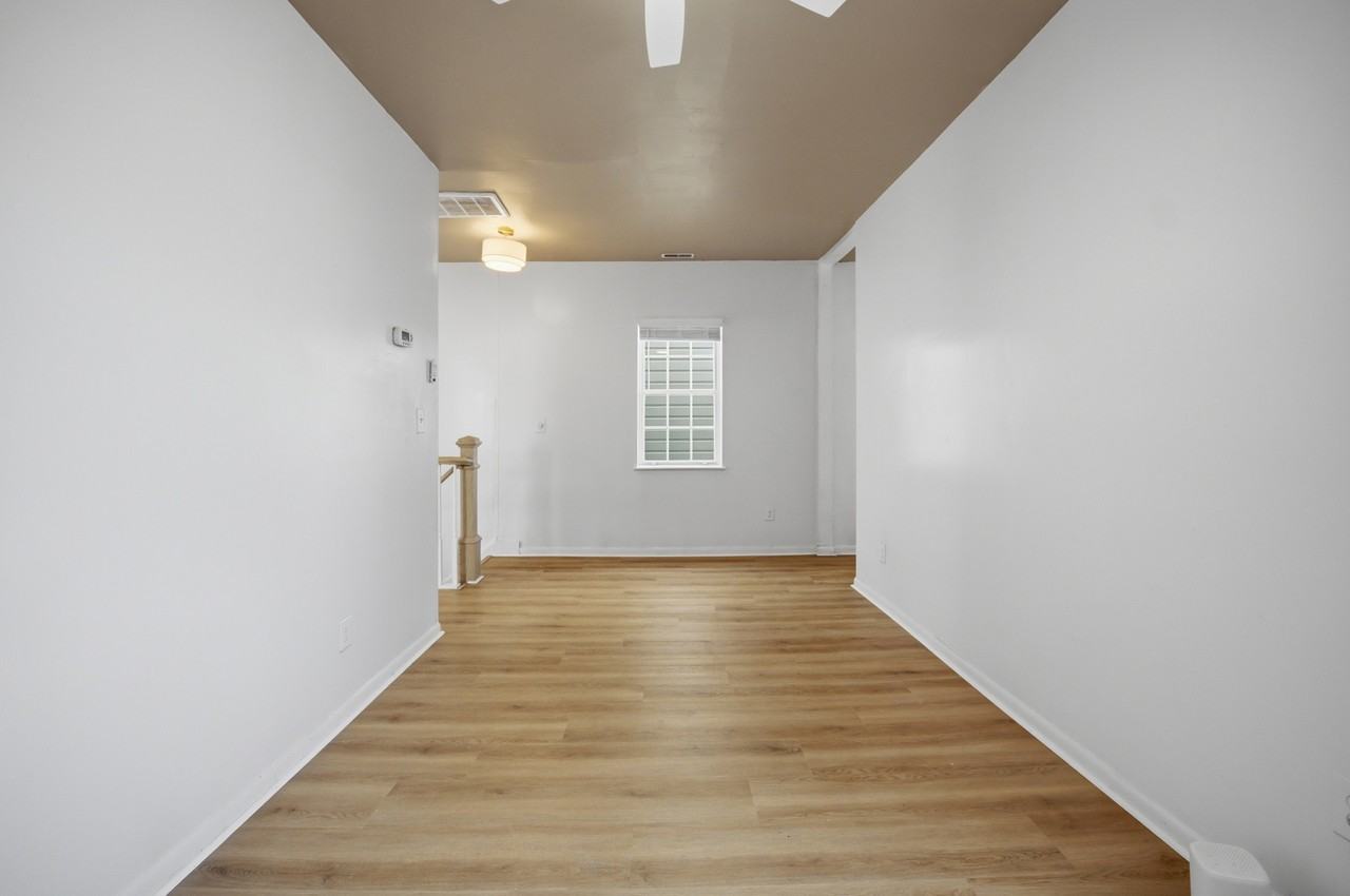 605 Dinwiddie St #B - Photo 2 of 17