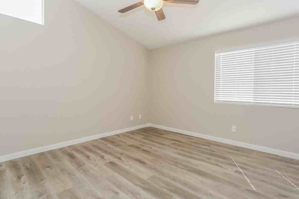 2801 Lava Rock Ave - Photo 7 of 16