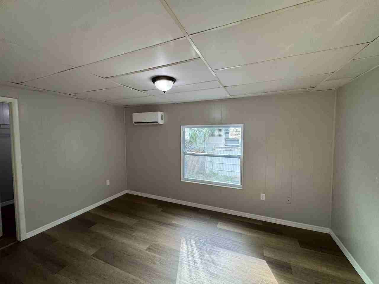203 52nd Avenue Blvd W - Photo 3 of 13