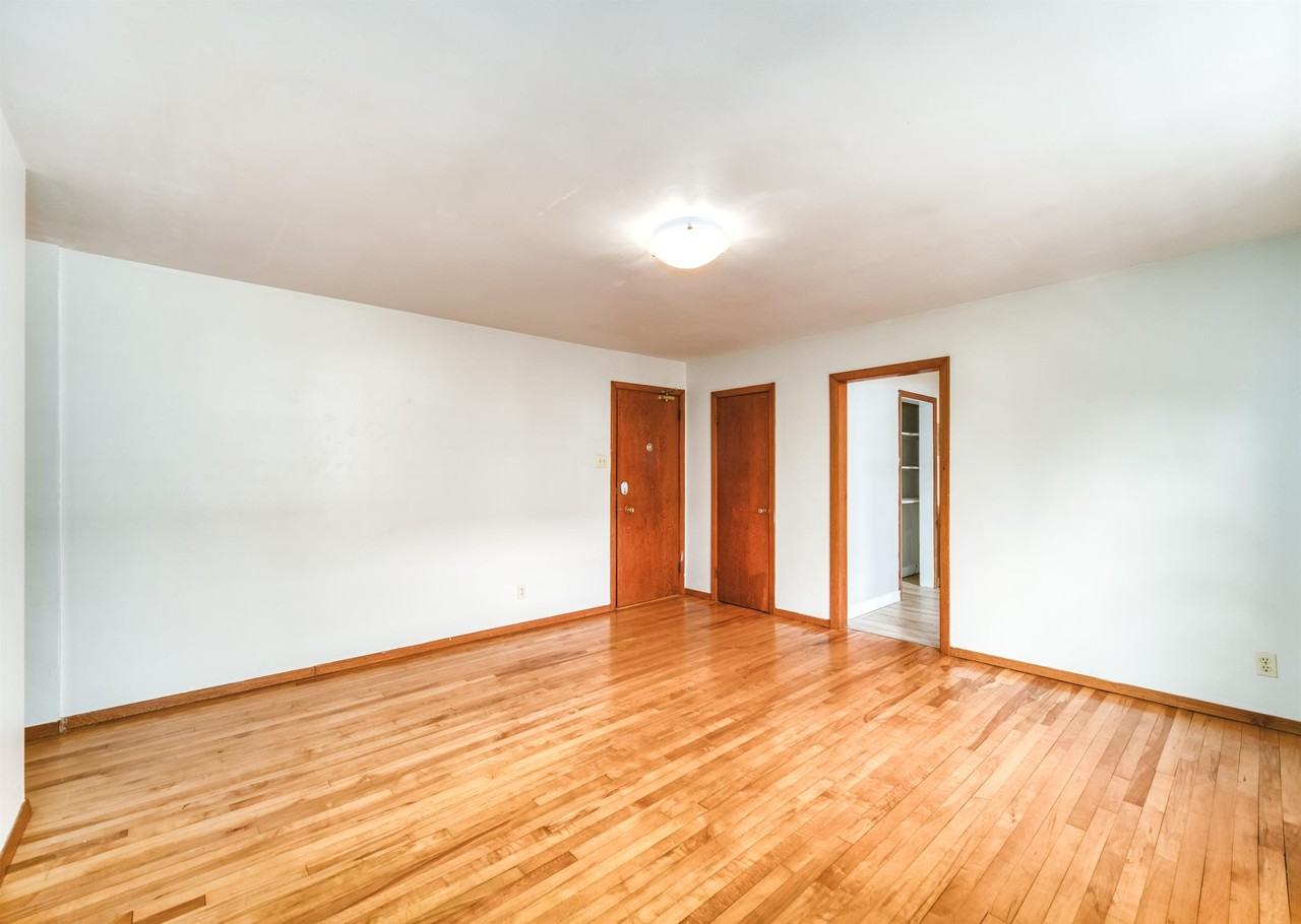 1066 - 1066 Tower Rd. #13 - Photo 4 of 13