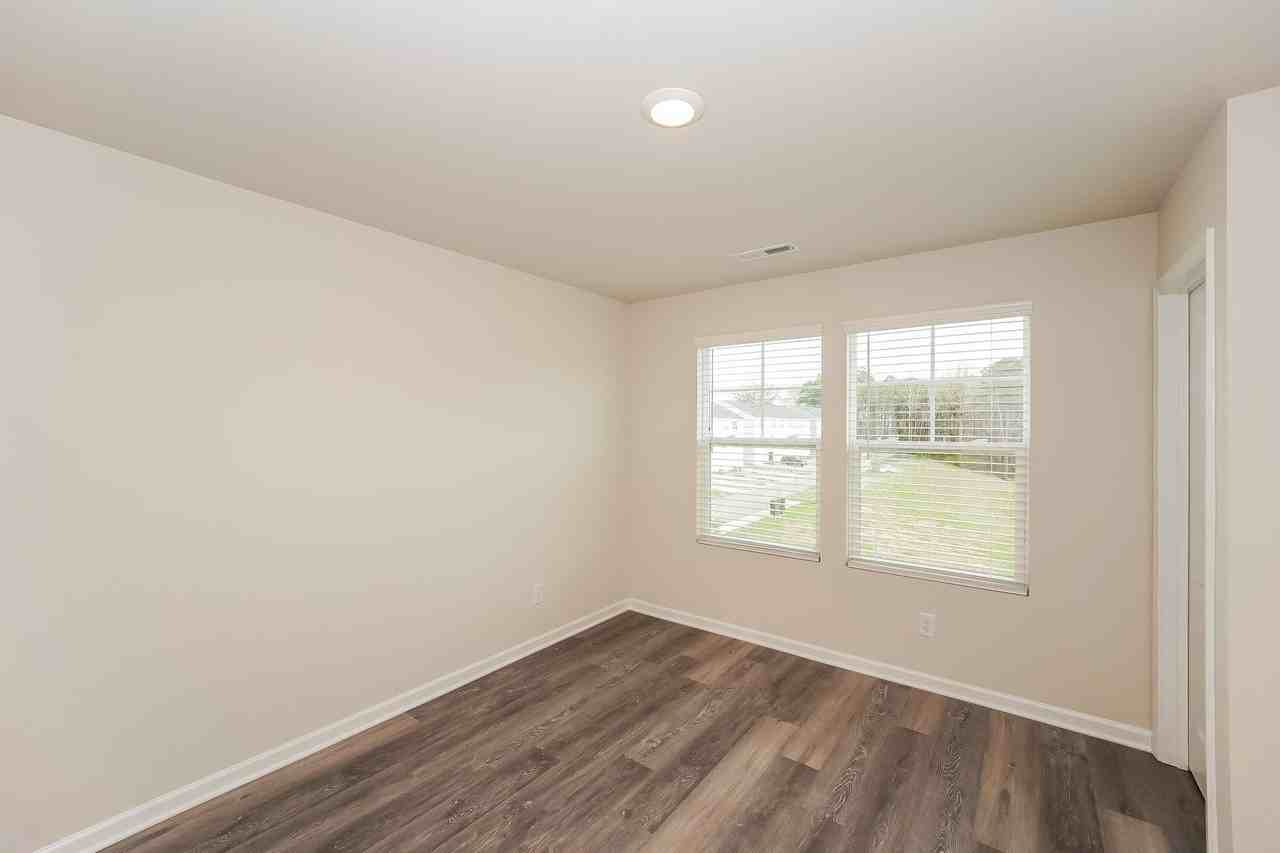 213 Kennerly Ave - Photo 7 of 19