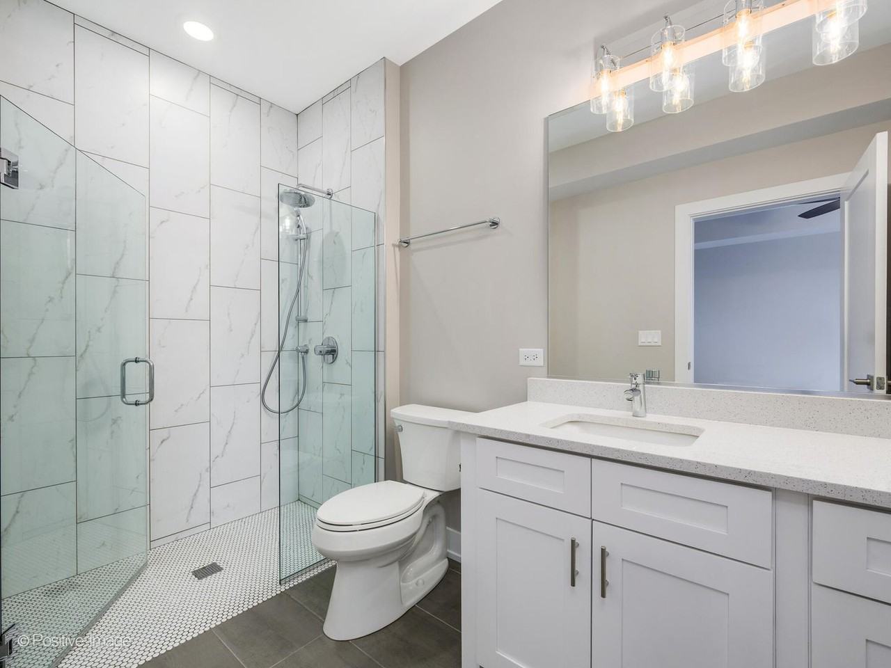 261 Washington Boulevard - Photo 3 of 14