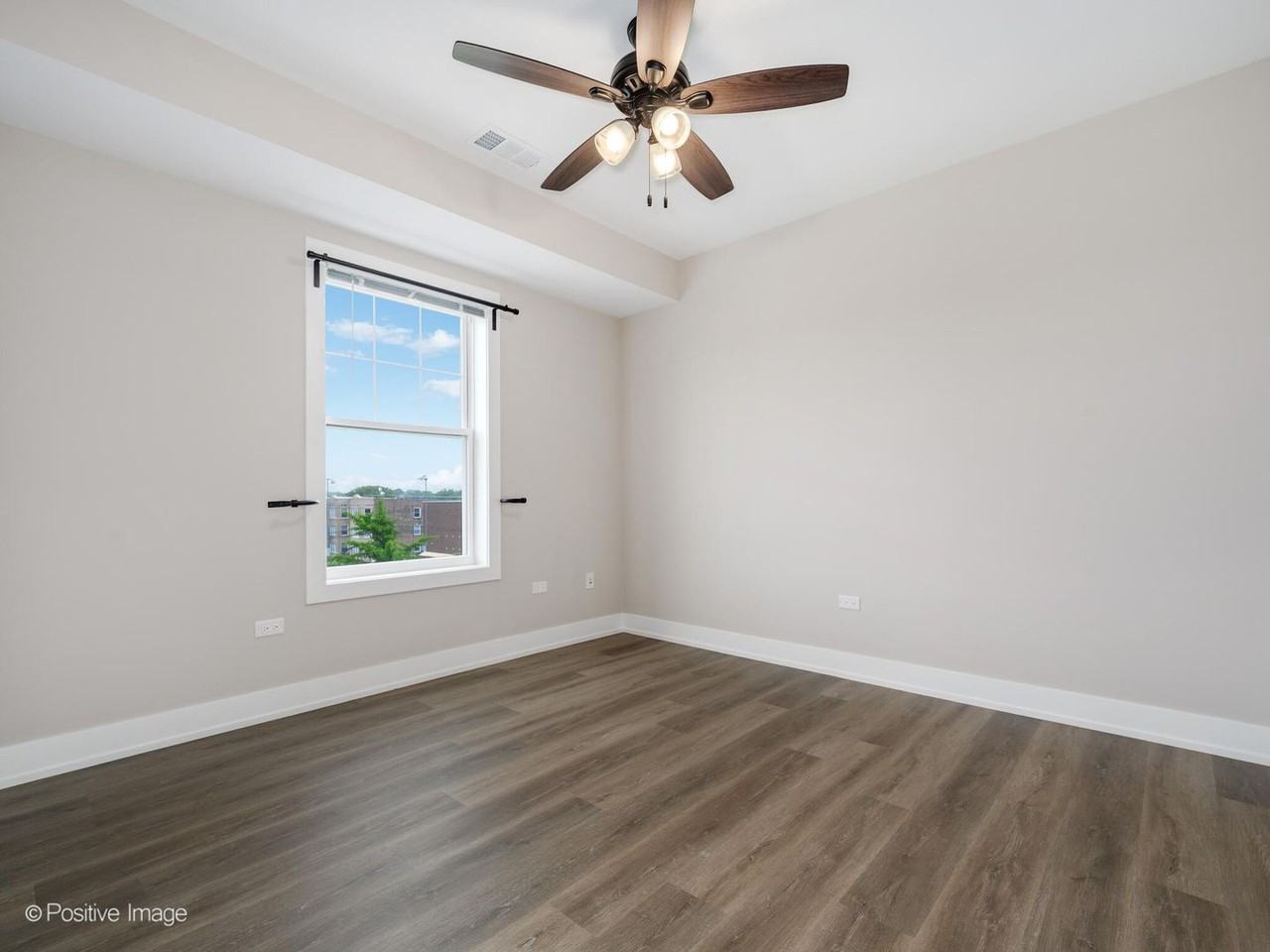 261 Washington Boulevard - Photo 7 of 14