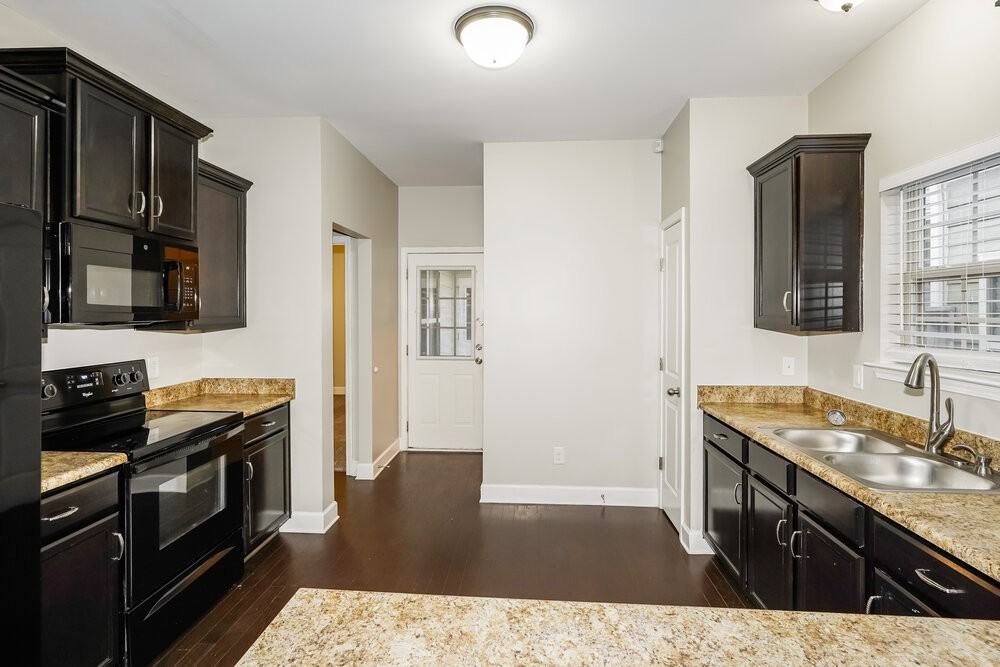 2004 Avery Park Dr - Photo 7 of 16