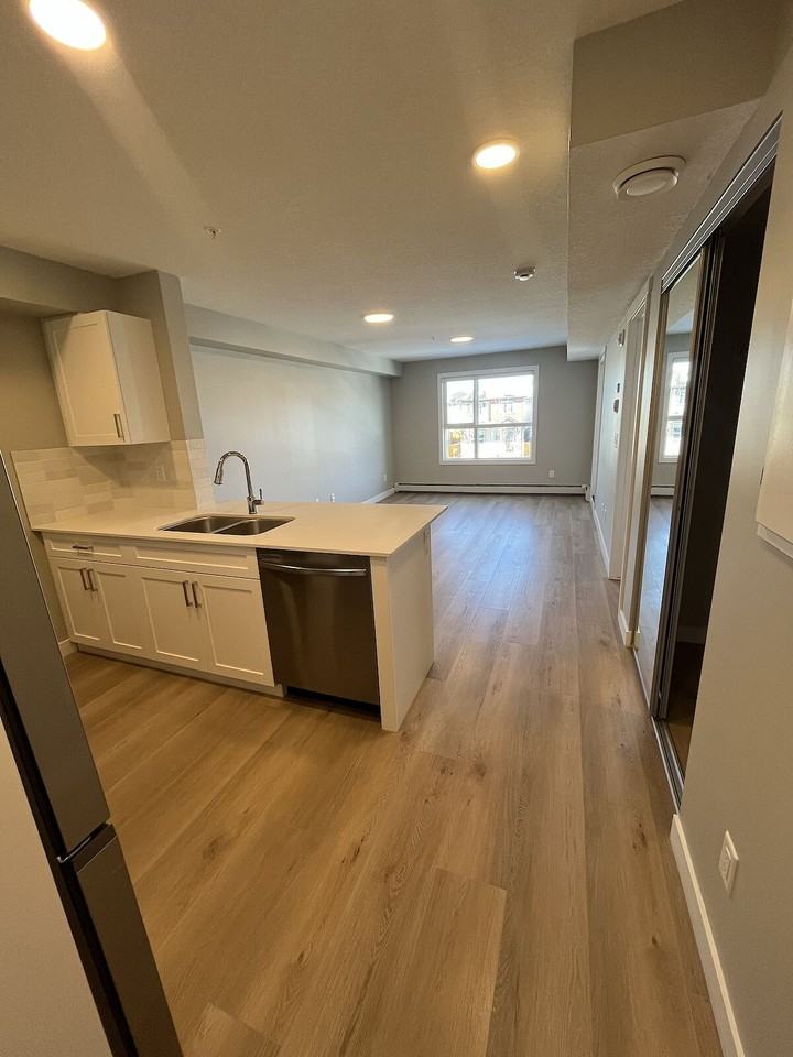 1506 Tamarack Boulevard Northwest 227, Edmonton, Alberta, Canada, T6T 2J5 - Photo 3 of 11