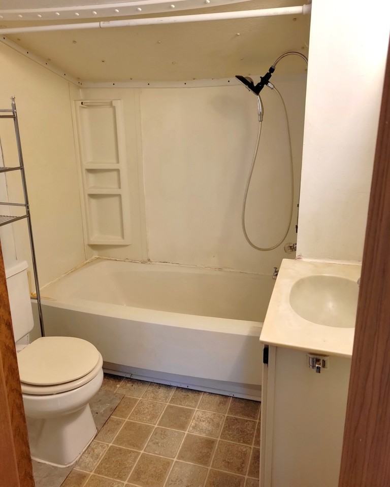 409 N 1st Ave #2 - Photo 6 of 10