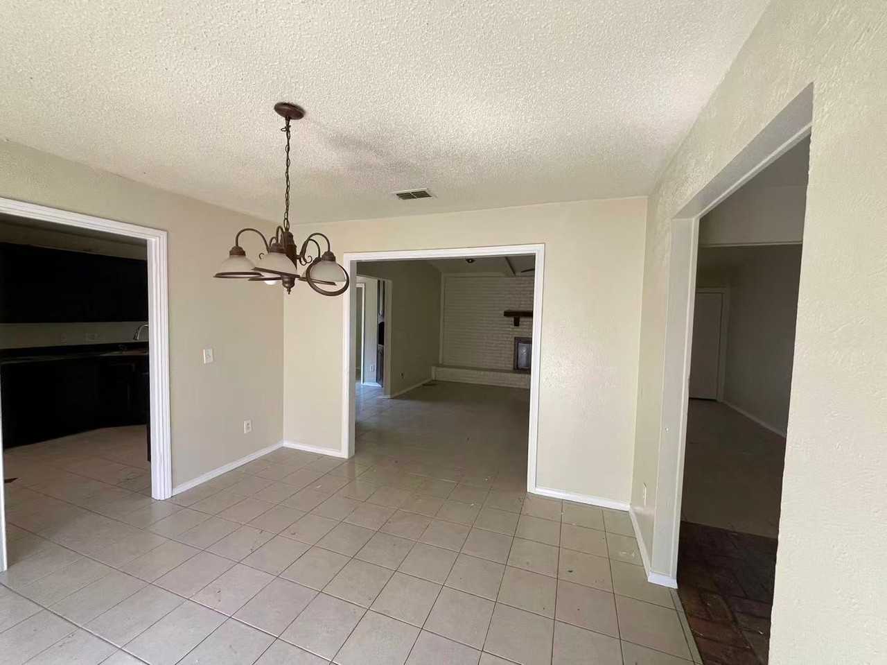 4117 Lantern Light Dr - Photo 2 of 12