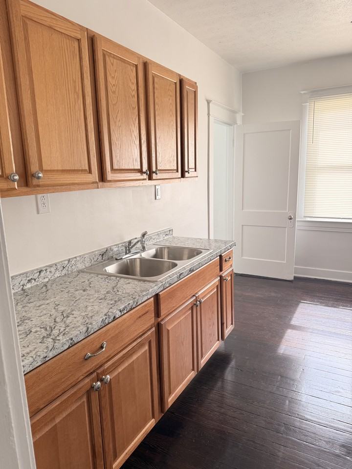 841 Hazel St #1 - Photo 2 of 8