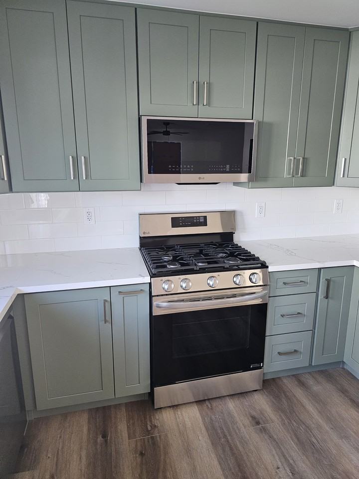 11204 Sylvan St #1 - Photo 3 of 29