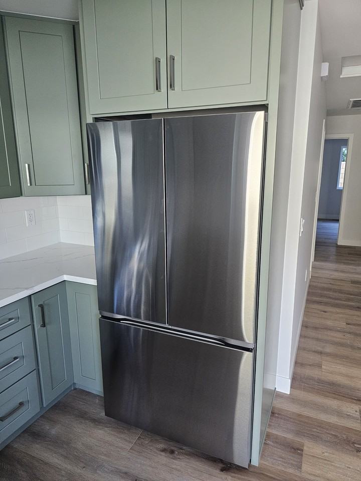 11204 Sylvan St #1 - Photo 4 of 29