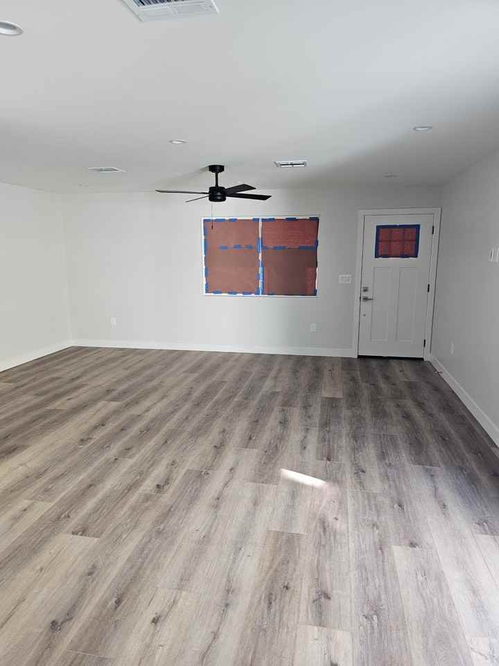 11204 Sylvan St #1 - Photo 5 of 29