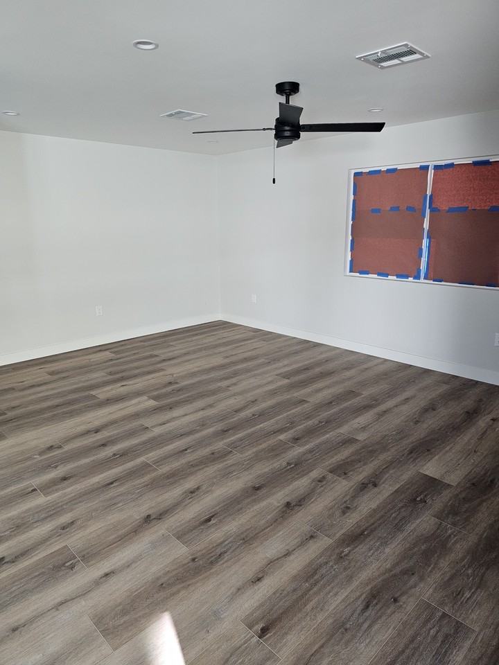 11204 Sylvan St #1 - Photo 6 of 29