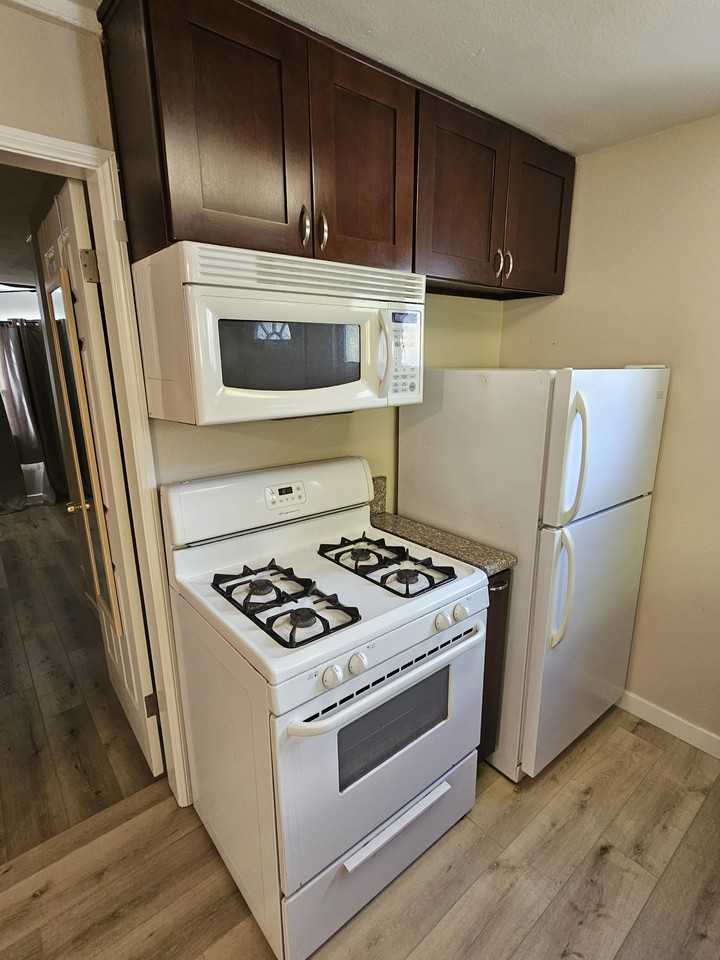 209 W Linden Ave #2 - Photo 2 of 24