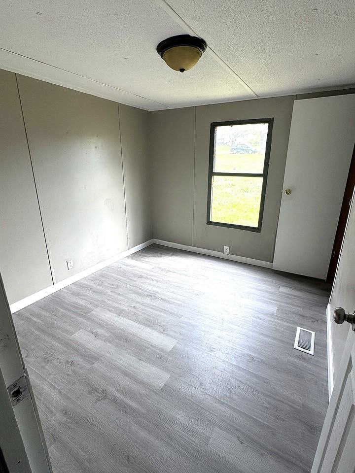 161 Jolly Roger Dr #1 - Photo 2 of 12