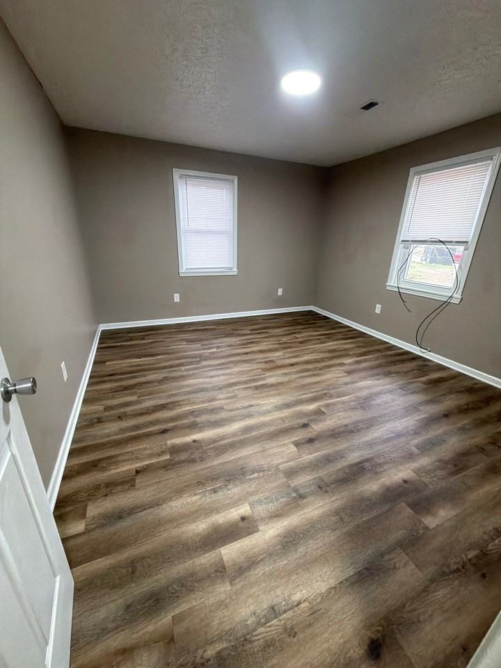 916 N Monroe Ave #1 - Photo 6 of 8