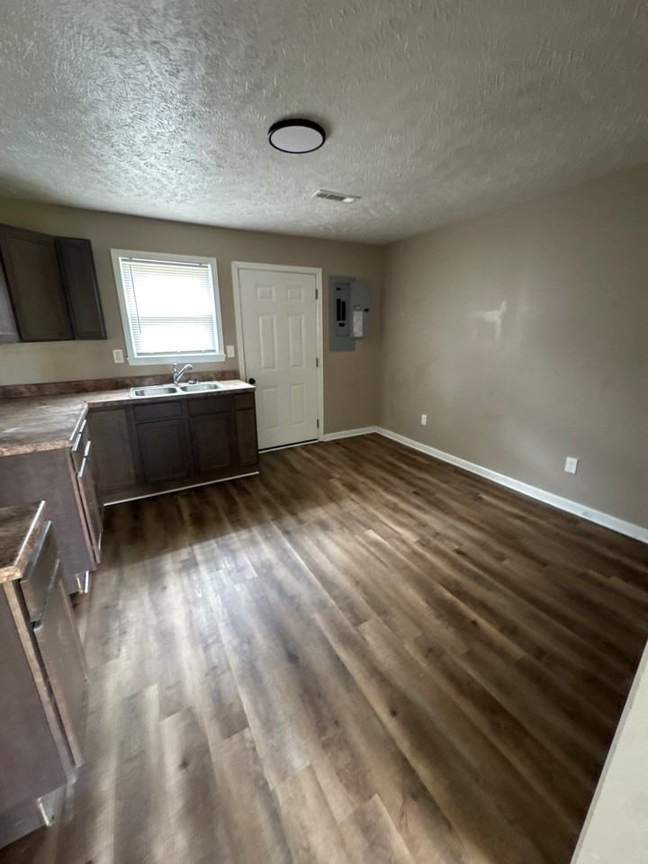 916 N Monroe Ave #1 - Photo 7 of 8