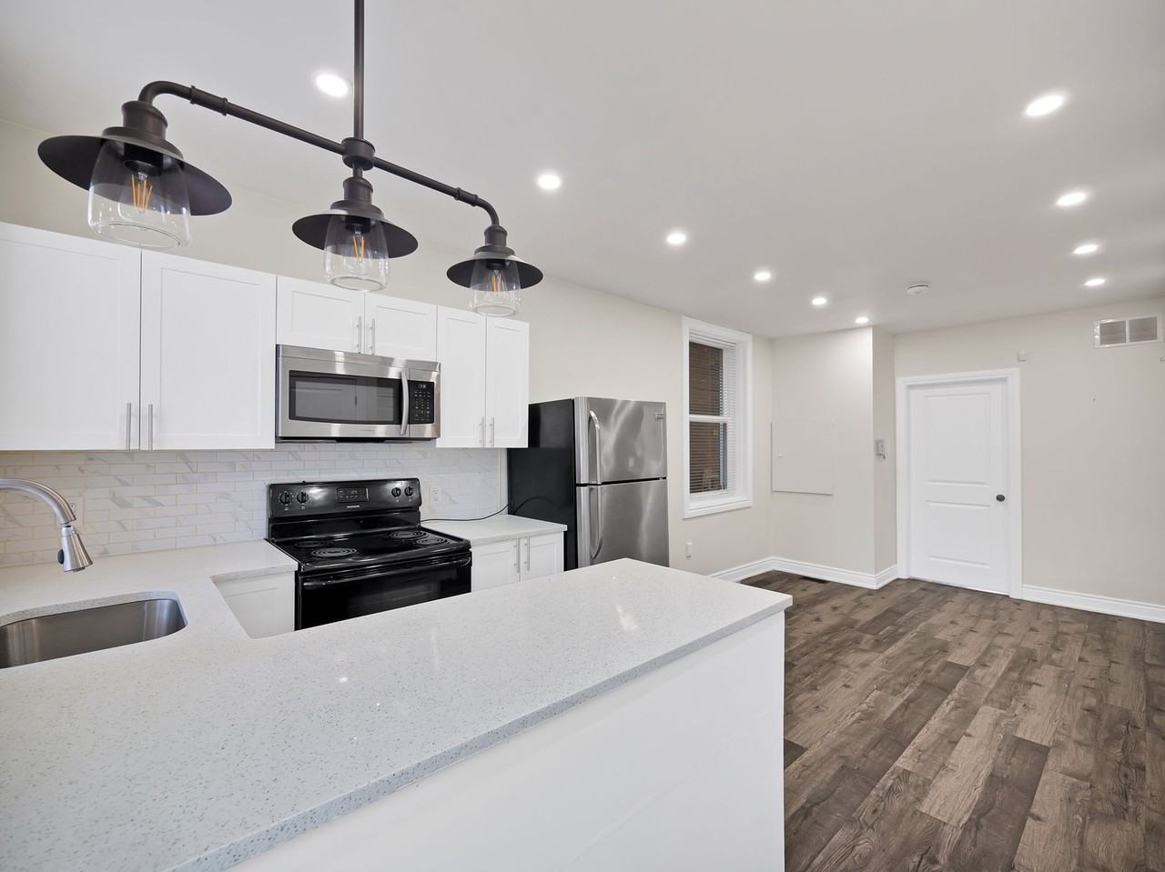 33 Fairleigh Avenue North #1 - Photo 7 of 20