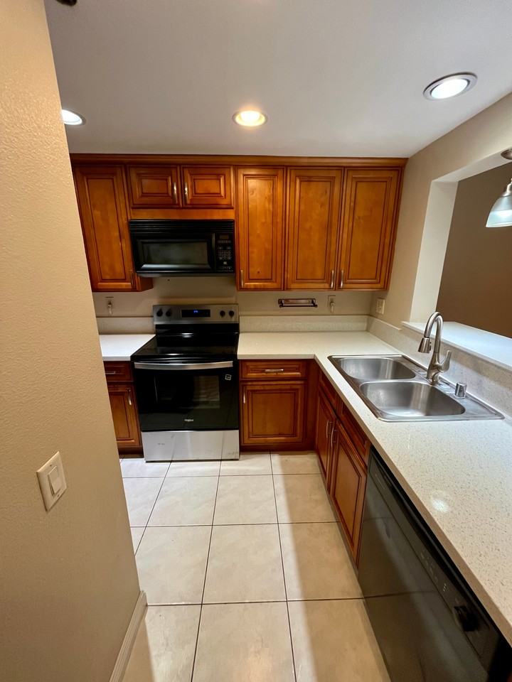 8 Allenwood Lane - Photo 3 of 11