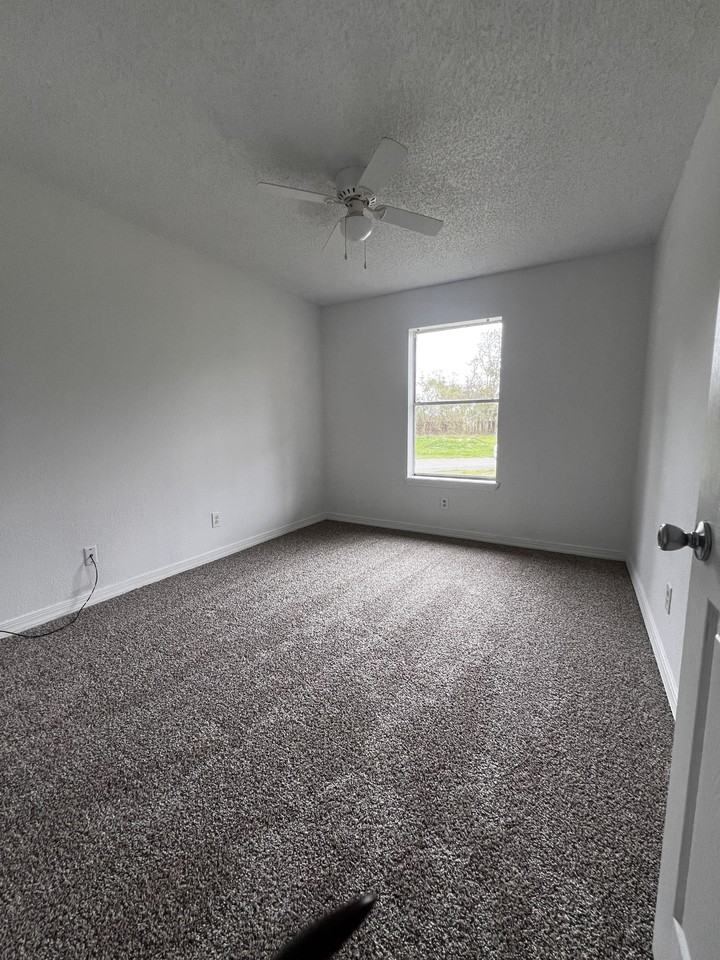 14407 Pine St #4 - Photo 4 of 5