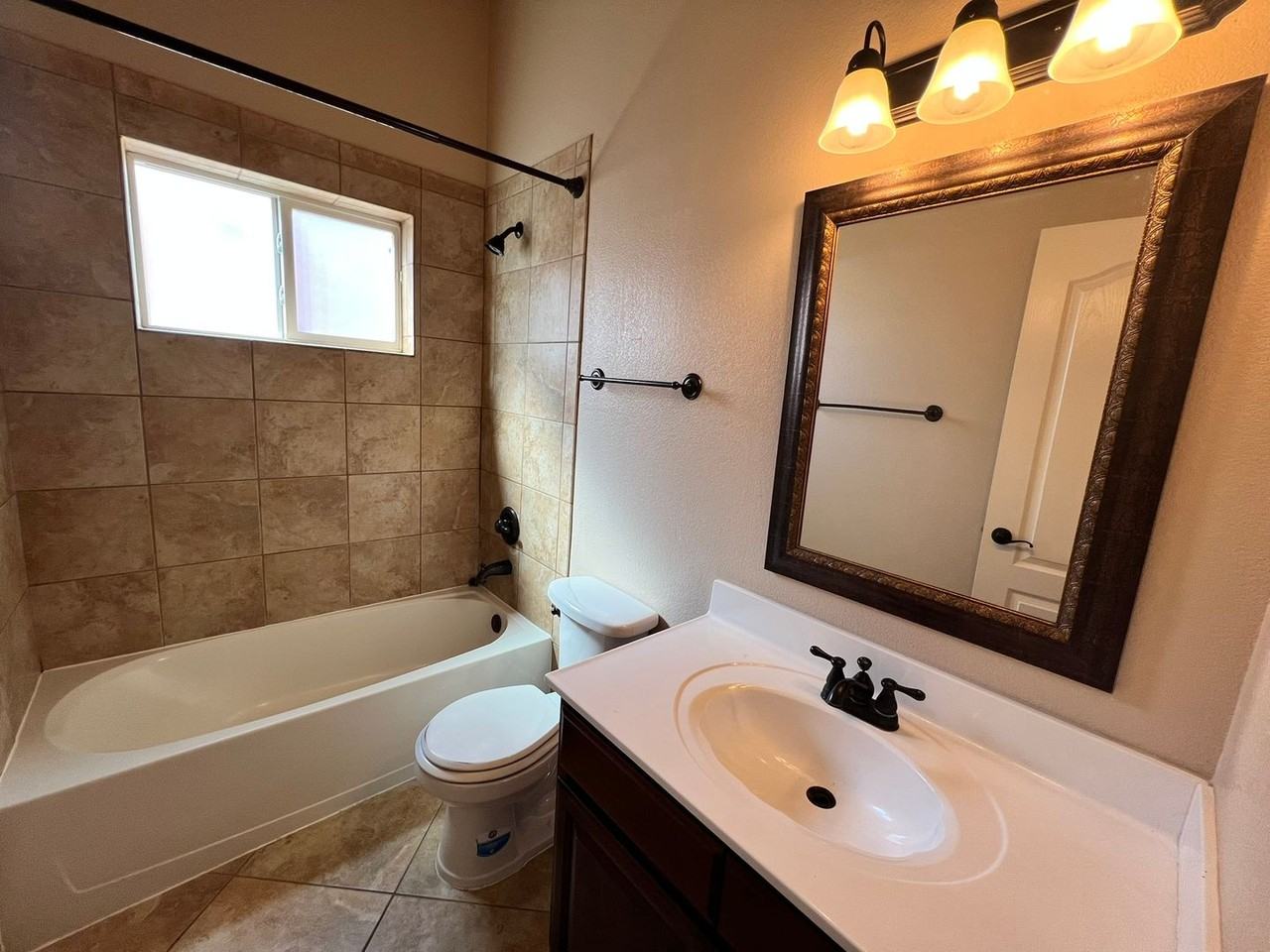 11524 Porfirio Payan Dr - Photo 4 of 16