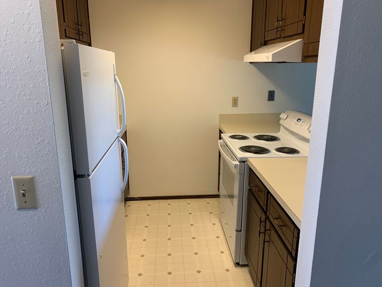 1630 Lincoln St #5 - Photo 3 of 10