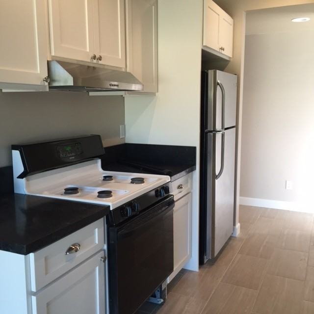 1323 Colgate Dr - Photo 4 of 11