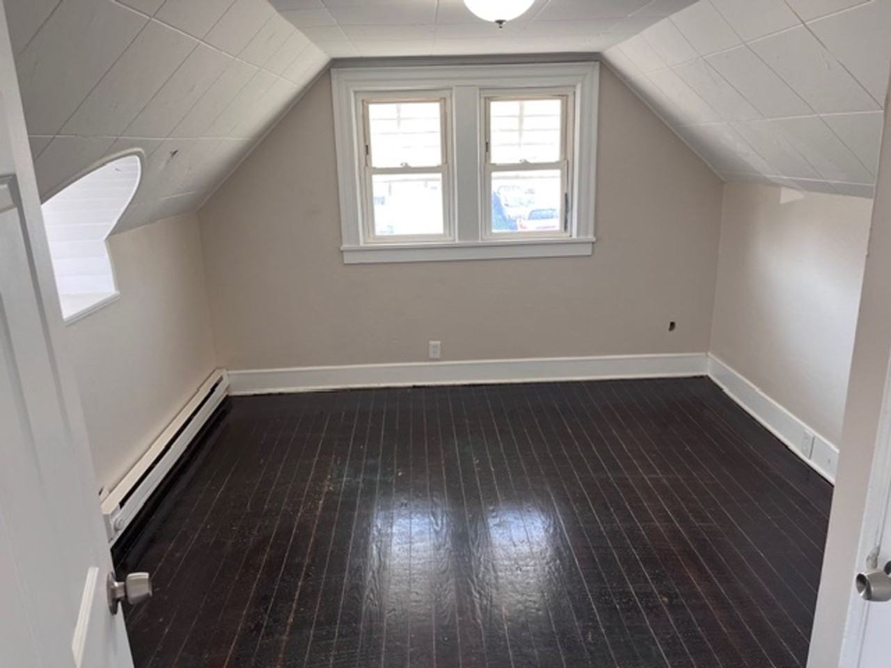 1312 W 18th St - Photo 3 of 37