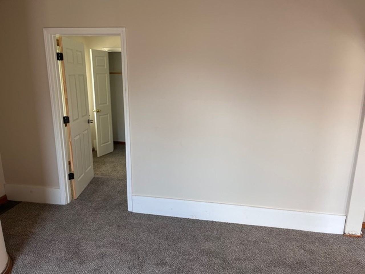 1312 W 18th St - Photo 7 of 37