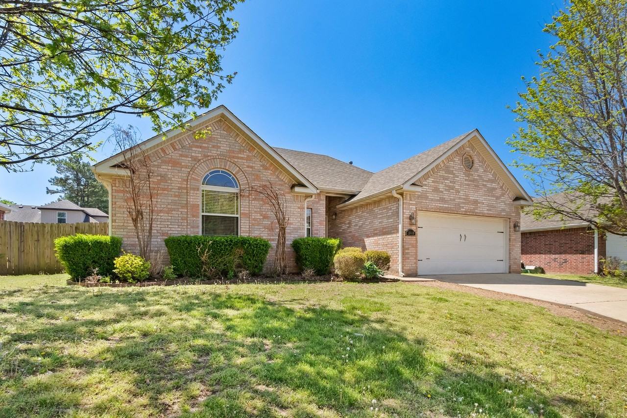 3449 W Clearwood Dr - Photo 2 of 30