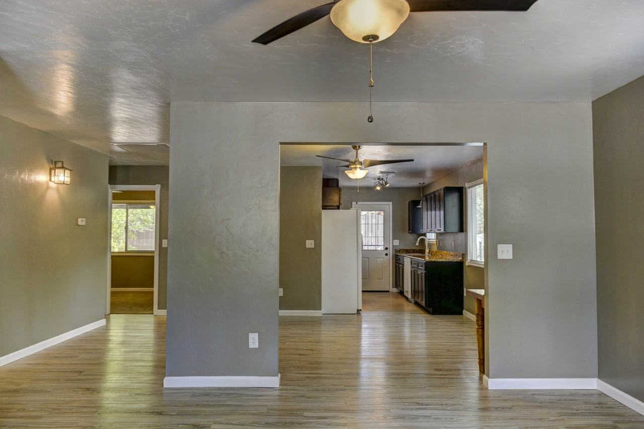 327 Gail Gardner Way - Photo 4 of 37