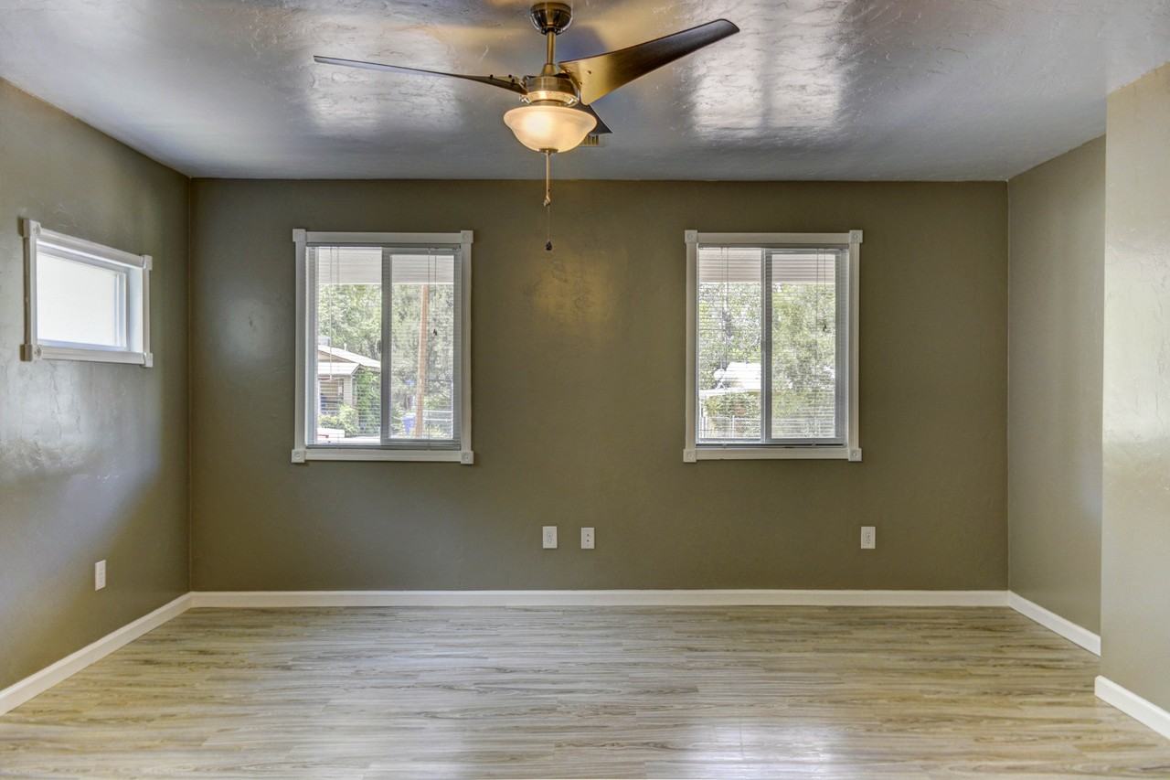 327 Gail Gardner Way - Photo 5 of 37