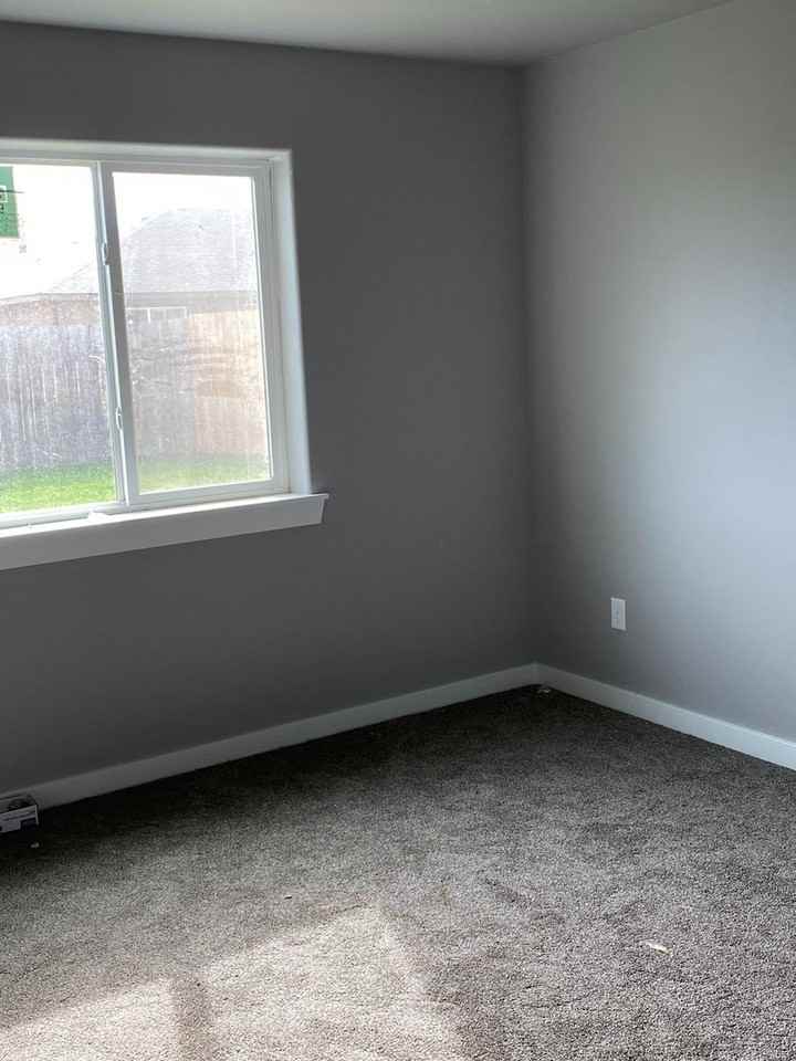 1317 W Bonneville St - Photo 3 of 19