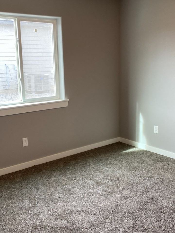 1317 W Bonneville St - Photo 7 of 19