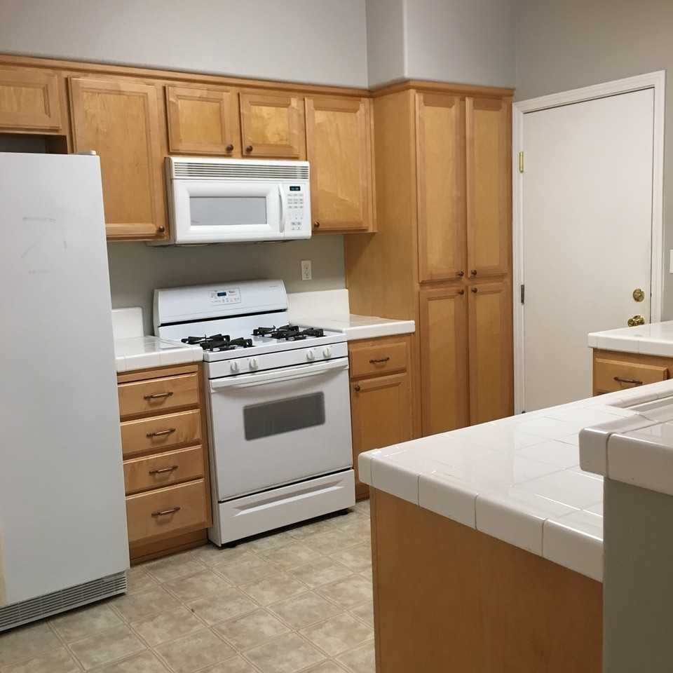 7029 Silverfield Way - Photo 5 of 19