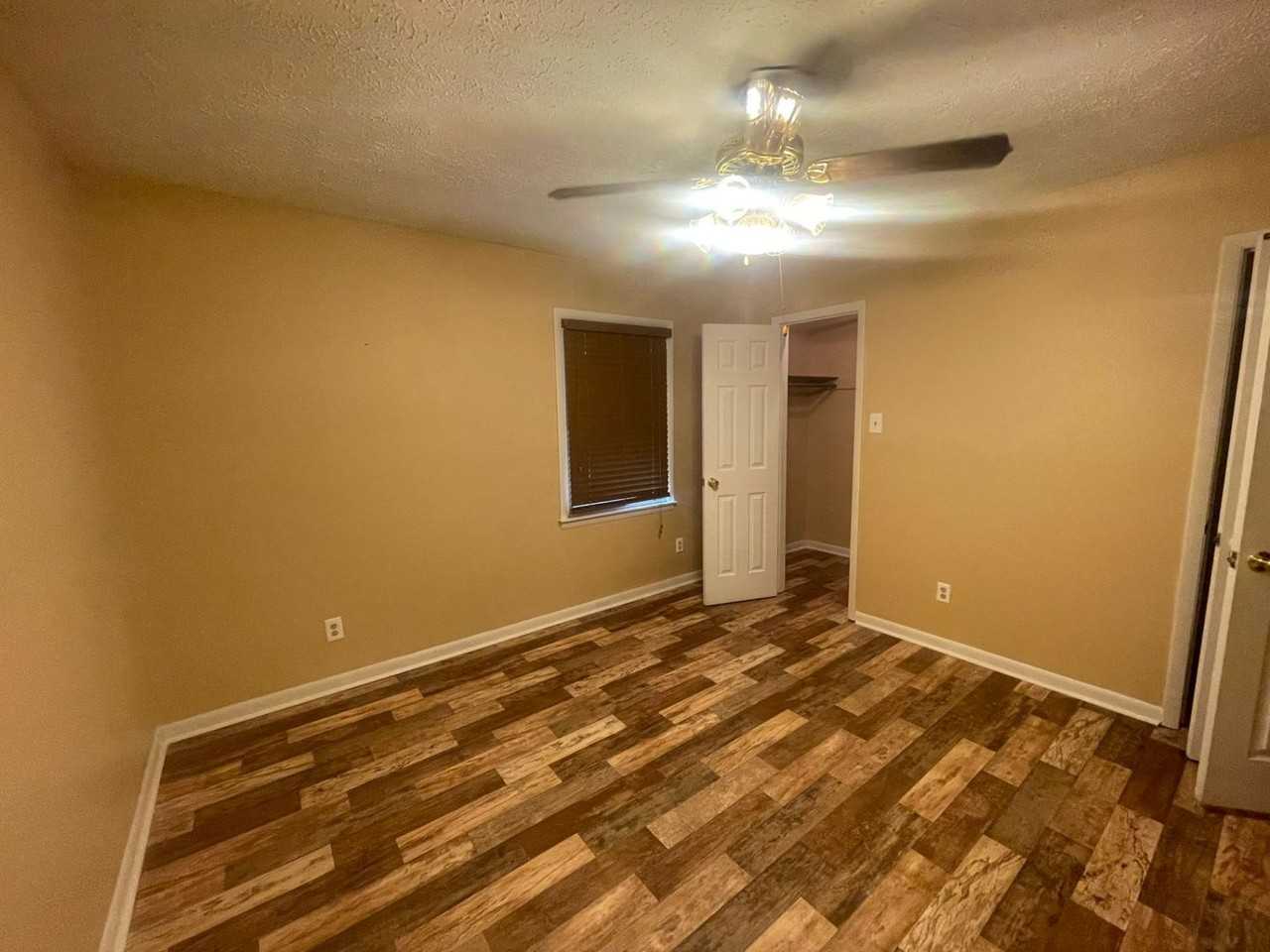 917 Johnson St - Photo 6 of 18