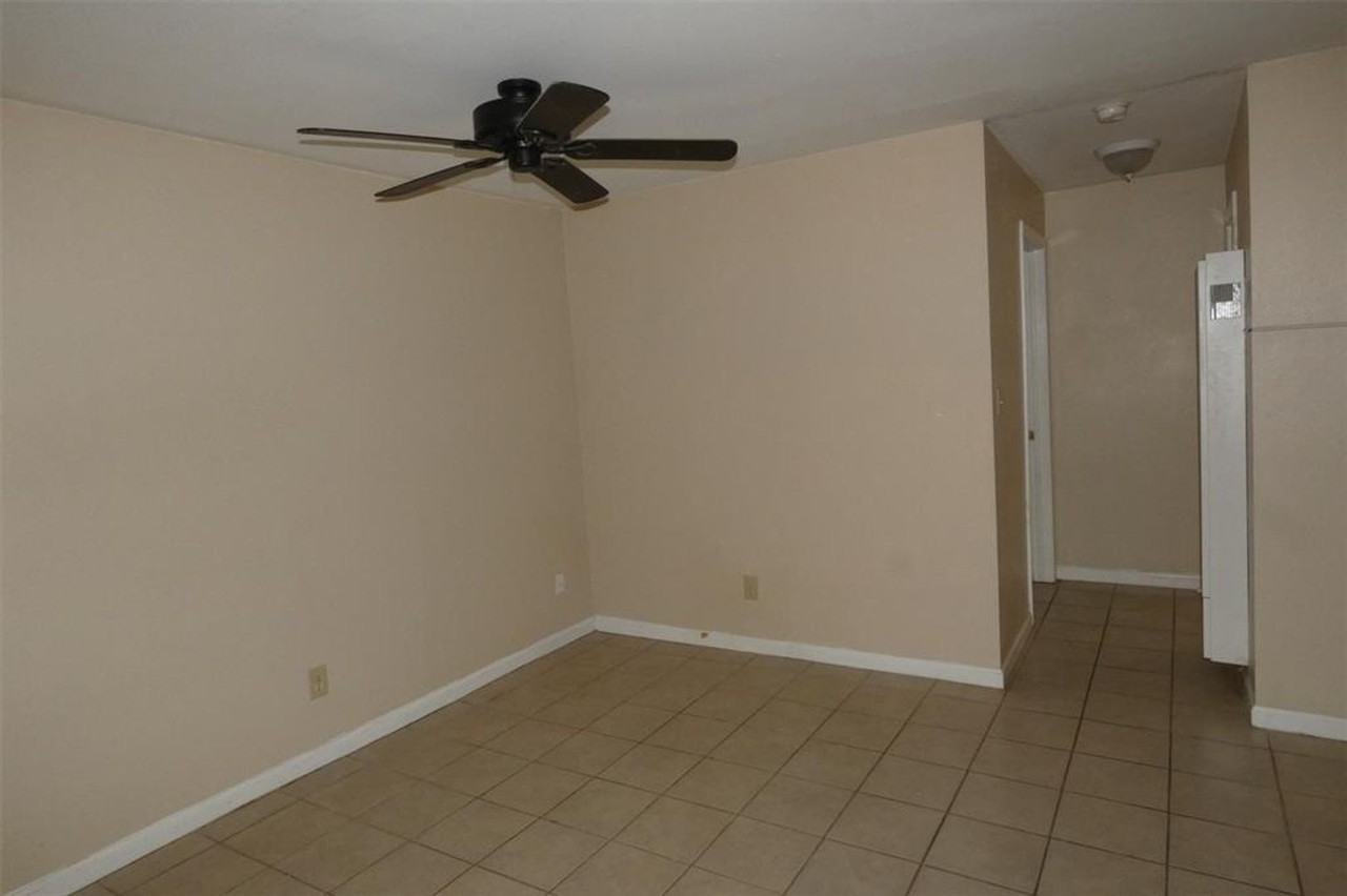 910 Nelson St #A - Photo 3 of 14