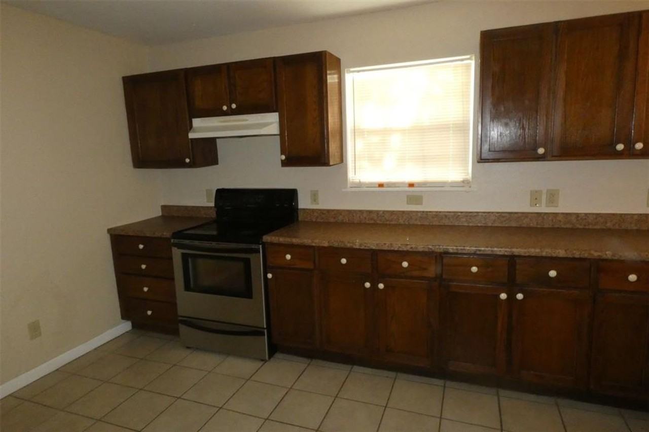 910 Nelson St #A - Photo 5 of 14