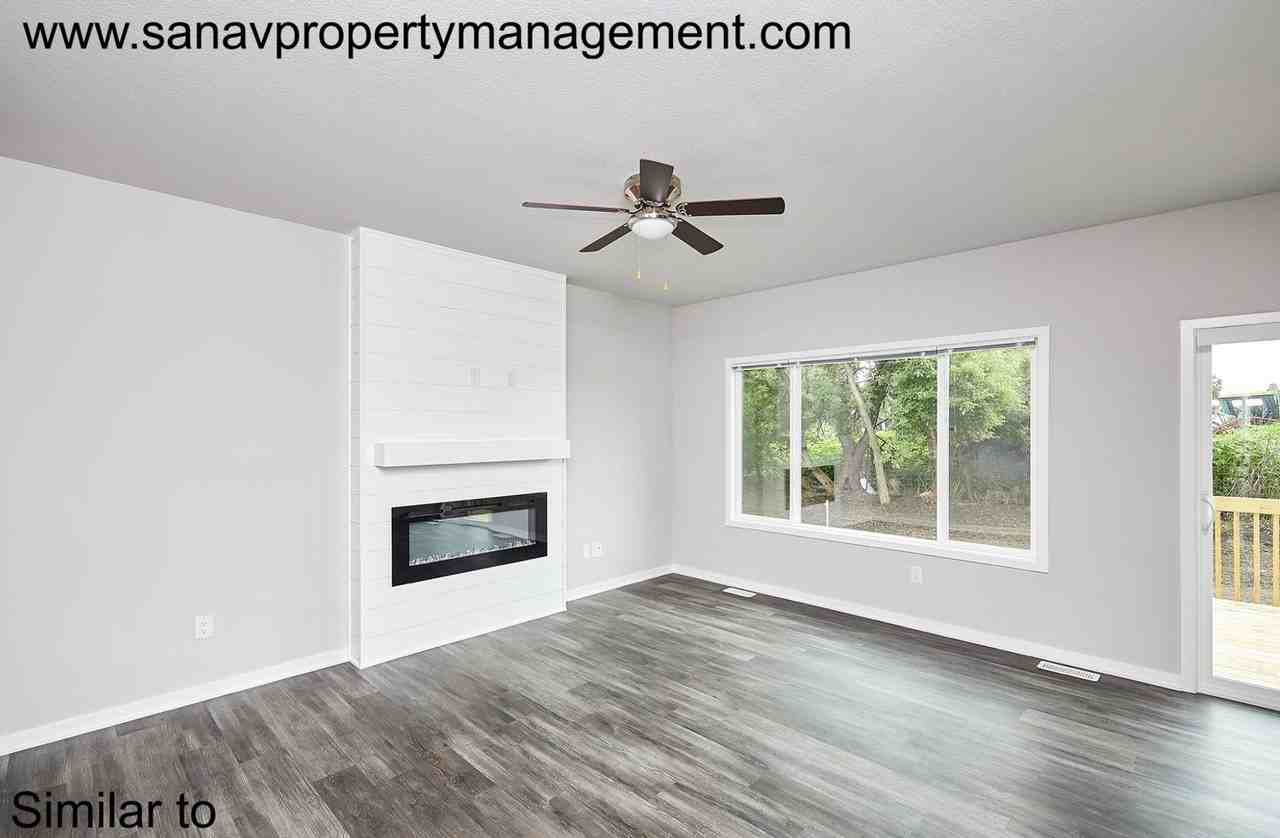 4716 167th St - Photo 2 of 18