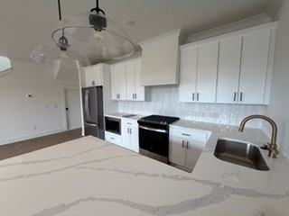 1708 Carvell Ave #1 - Photo 4 of 10